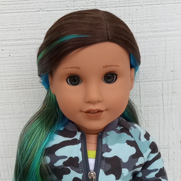 American Girl Truly Me 89 Doll With Extra Outfits - Picture 4 of 16